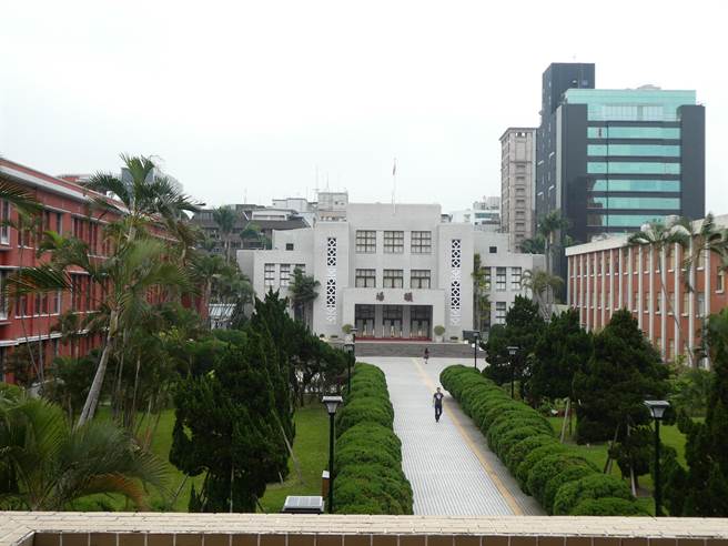 立法院下周四举办各常设委员会召委选举，国民党团选情坐5望7。（周志豪摄）