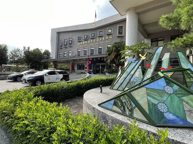 龙邦保全公司运钞车保全趁同事去用餐，他留守车上以钥匙打开金库监守自盗200万元，草屯警分局侦办中。（杨静茹摄）