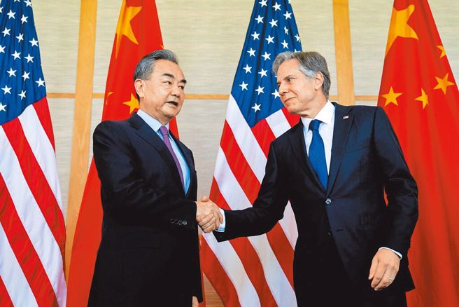 美媒报导，正在德国出席慕尼黑安全会议的美国副总统贺锦丽和国务卿布林肯，将与中共中央外事工作委员会办公室主任王毅会晤。（图／路透）