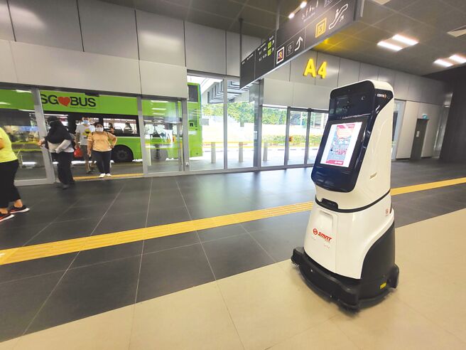 百達近年積極發展機器人事業，服務型機器人已在新加坡出貨。圖／百達提供