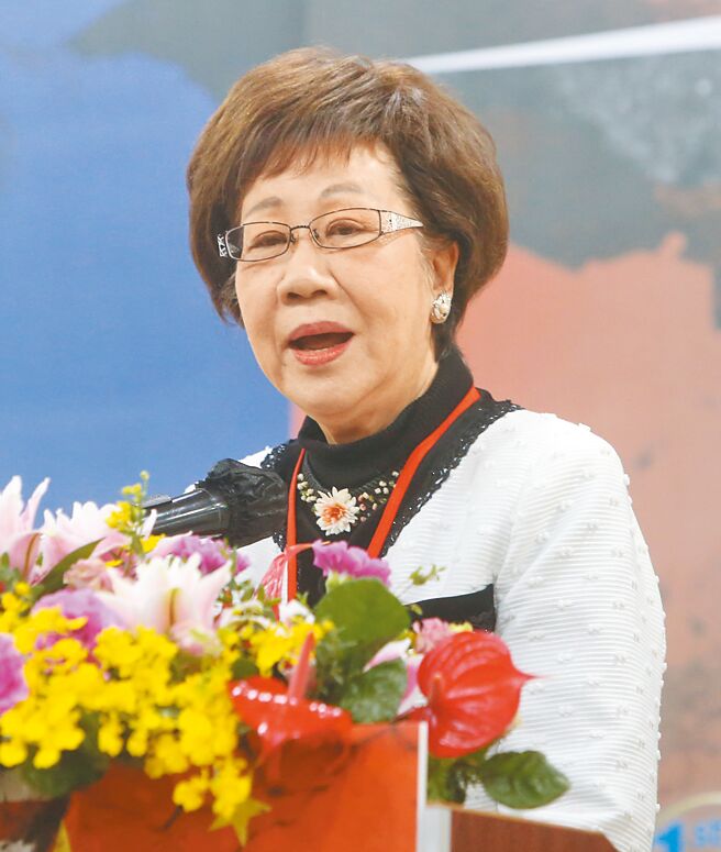 前副总统吕秀莲17日出席21世纪基金会主办的「台海安全论坛」，她在演讲时表示，台湾同岛一命，必须尽速凝聚新的共识。（赵双杰摄）