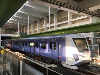 「科學X永續」捷運彩繪列車開到台中 車廂變身科學教室