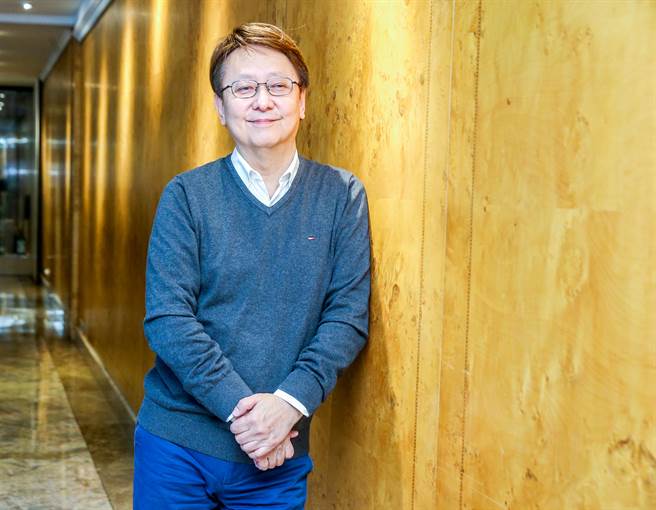 资深媒体人李四端近年转型为知性节目主持人。（粘耿豪摄）