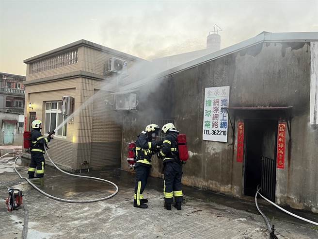 烈嶼鄉后頭一處民宅發生火災，金門消防局火速救援。（金門消防局提供）