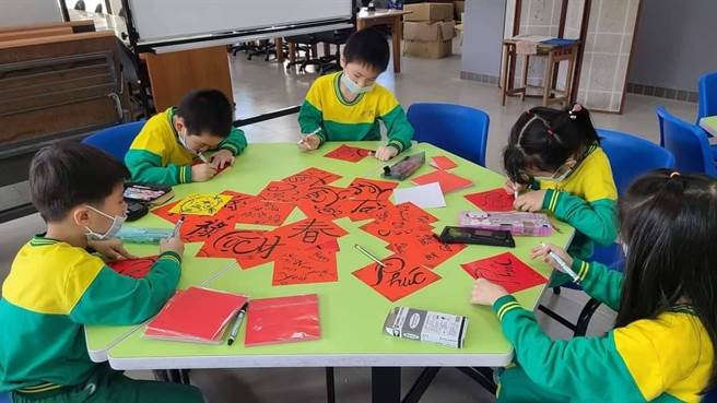 基隆市积极推动多元文化教育，小学新住民语文课程增加了5倍。（基隆市政府提供／张志康基隆传真）