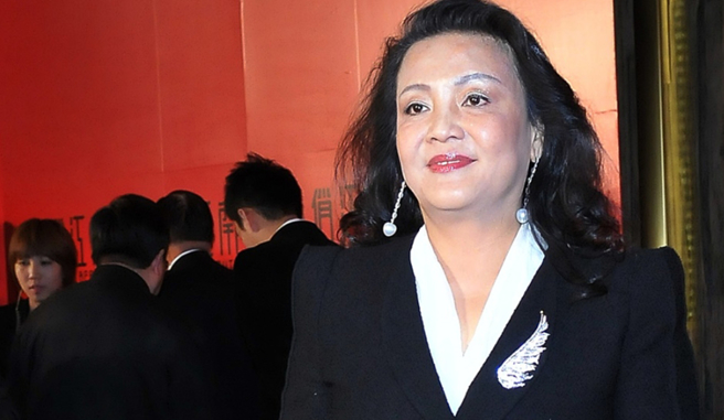 张兰近日与大陆有名女实业家董明珠会面，乖巧的模样令外界十分惊讶。(图/中时资料照)