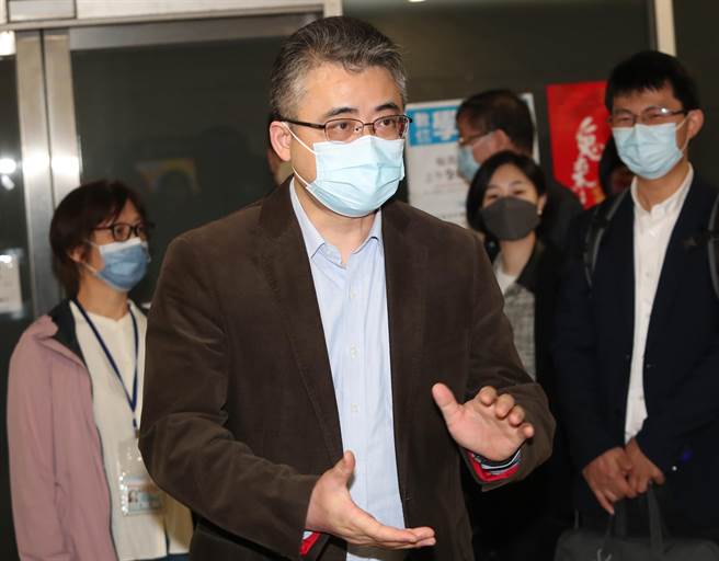 上海市台办副主任李骁东表示期待两岸春暖花开。（郑任南摄）