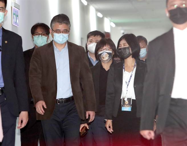 上海市台办副主任李骁东表示期待两岸春暖花开。（郑任南摄）