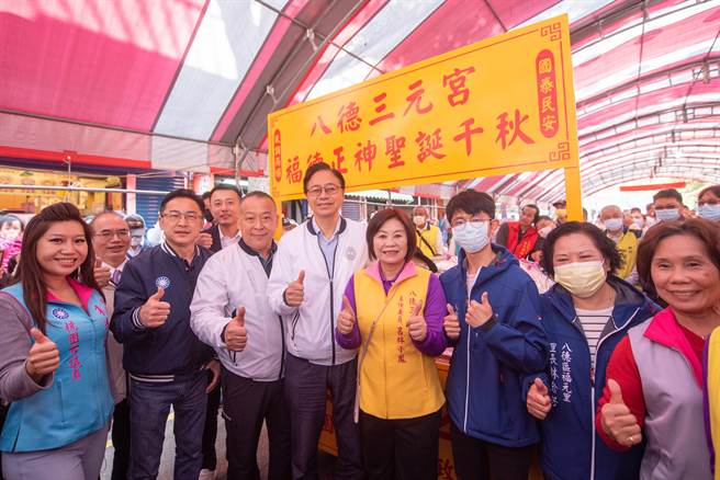 张善政讚祈龟文化相当有意义，可以安定居民心灵、增添节庆热闹气氛，并传承在地特色宗教文化。(蔡依珍摄)