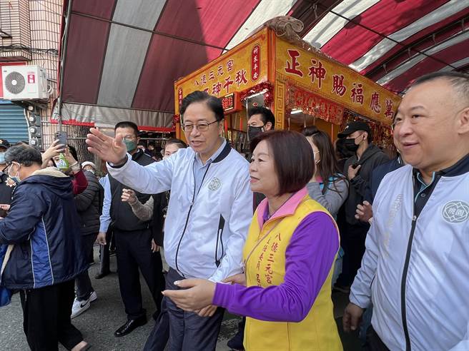 张善政讚祈龟文化相当有意义，可以安定居民心灵、增添节庆热闹气氛，并传承在地特色宗教文化。(蔡依珍摄)