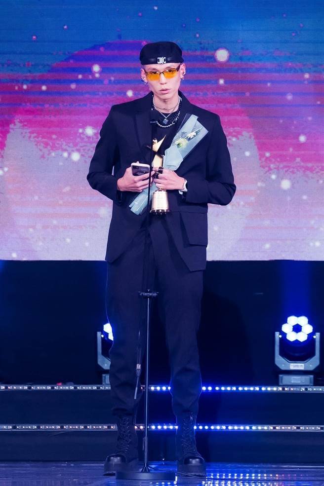 杜威日前参加亚洲模特儿奖颁奖典礼。（杜威本人提供）