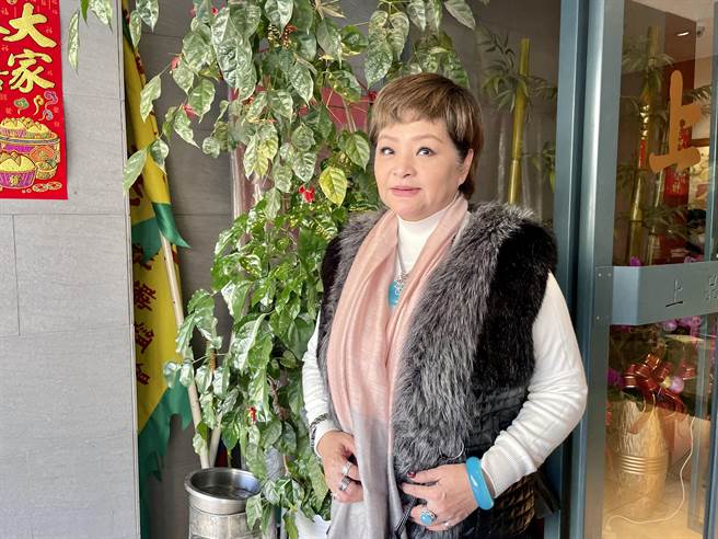 mariée chaussures rouges