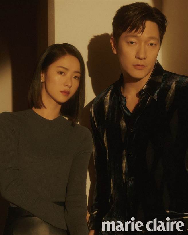 Armani Prive韩国香氛代言人全汝彬、孙锡久登上韩国版Marie Claire，成为香氛迷近期佳话。（Armani Prive提供）