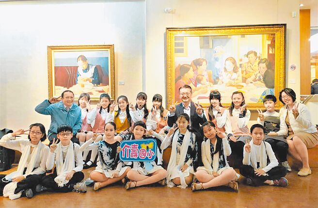 已故艺术家李梅树诞辰120年，李梅树纪念馆昨日结合三峡、莺歌8所学校，办理「李梅树120创艺教育展」，用跨领域项目演绎李梅树对地方的关怀。（新北市教育局提供／蔡雯如新北传真）