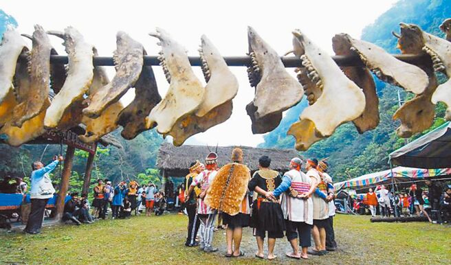 台東縣海端鄉公所宣布全國布農族射耳祭活動日期由原本的4至5月延至10月，族人認為背離傳統。圖為布農族射耳祭示意照。（本報資料照片）