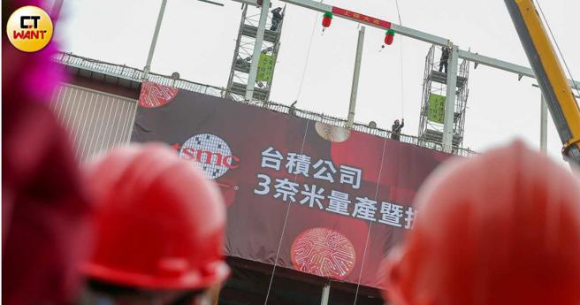 AI运算需要大量的GPU，台积电将是主要受惠厂。（图／黄耀徵摄）