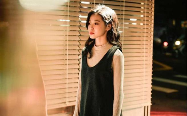 陈紫渝献出萤光幕初体验。（图／翻摄自陈紫渝IG）