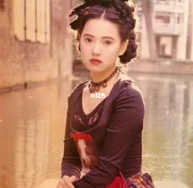 伊能静妈妈起初反对女儿出道，但伊能静仍偷订机票来台。（图／截图自伊能静小红书）