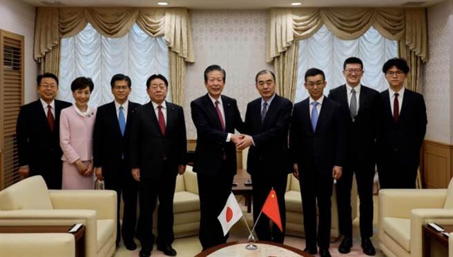 陆驻日本大使孔铉佑辞行，拜会日本朝野政党主要负责人和日本友人。（大陆驻日本大使馆）