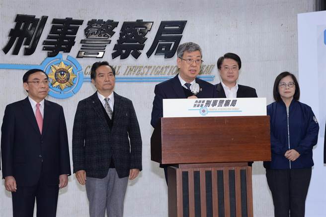 行政院长陈建仁视察安居缉毒绩效，他表示缉毒成效好，治安就好一半。（警方提供）