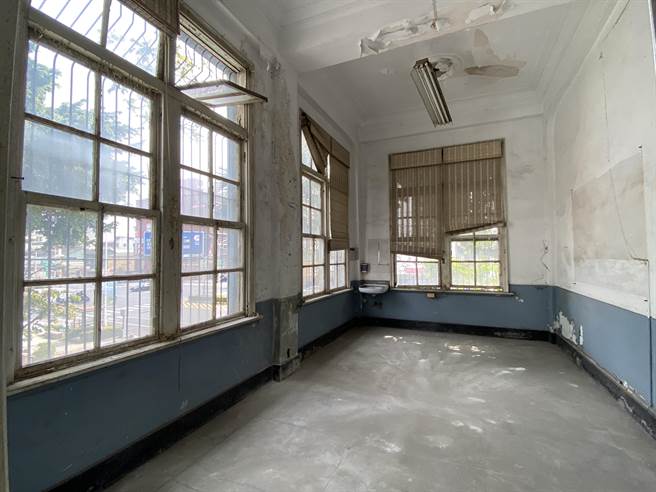 歷史建筑旧嘉义市公所2楼旧市长室将保留。（廖素慧摄）