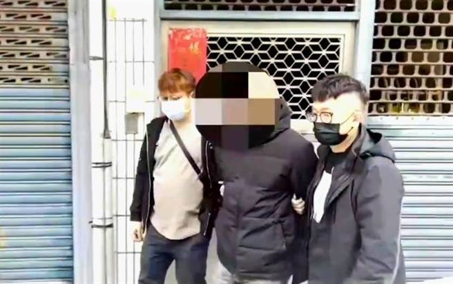 花莲一名因毁损罪遭通缉的23岁潘姓男子，昨晚驾驶赃车被警方拦查，他非但拒检，还倒车衝撞警方且加速逃逸，警方连开3枪示图阻止未果，但潘逃跑不到一天，今上午于吉安落网。（花莲县警局提供／罗亦晽花莲传真）