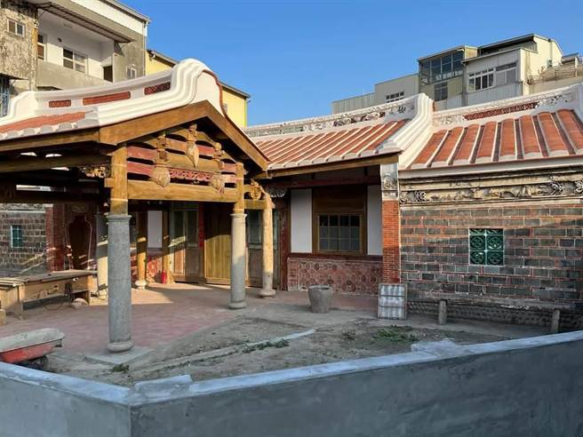 彰化县定古蹟「永靖忠实第」有160年歷史，是彰化县的县定古蹟，2020年县府向中央争取4200多万元经费整修，如今厂商已申报竣工。（村长邱垂育提供／吴建辉彰化传真）