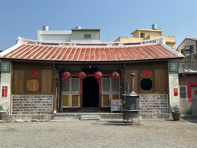 邱美都强调，因为经费问题，目前第一期工程主要是修缮主体，但后面彩绘与周边环境改善仍未完成，希望县府能够继续支持，加速后面的工程。（村长邱垂育提供／吴建辉彰化传真）