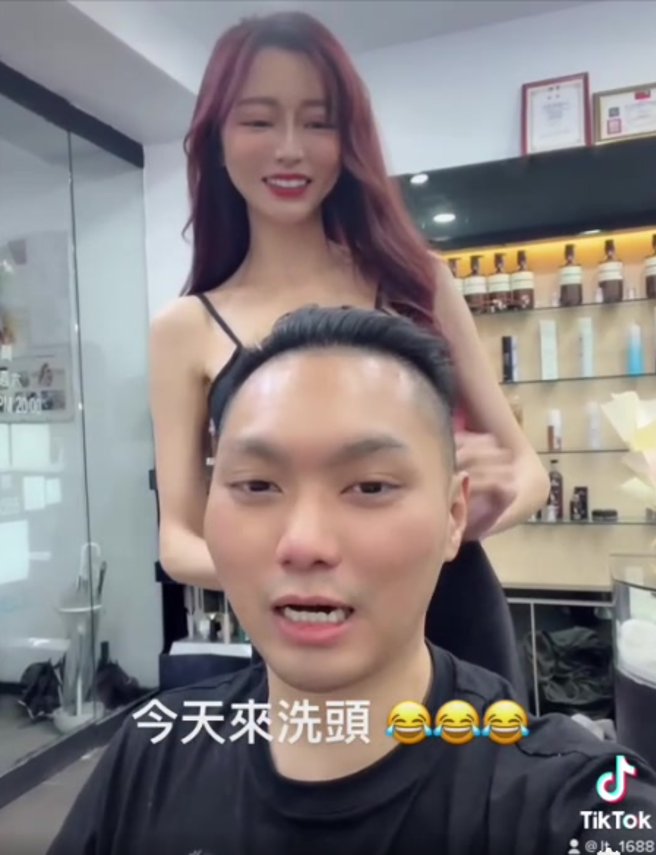 连千毅和长濑昆妮一起拍抖音。（图／FB@连千毅LT）