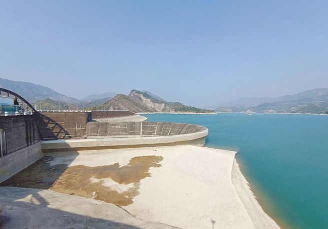 南台湾2月再陷久旱不雨困境，南化水库蓄水率仅剩54％。（台水公司提供／程炳璋台南传真）