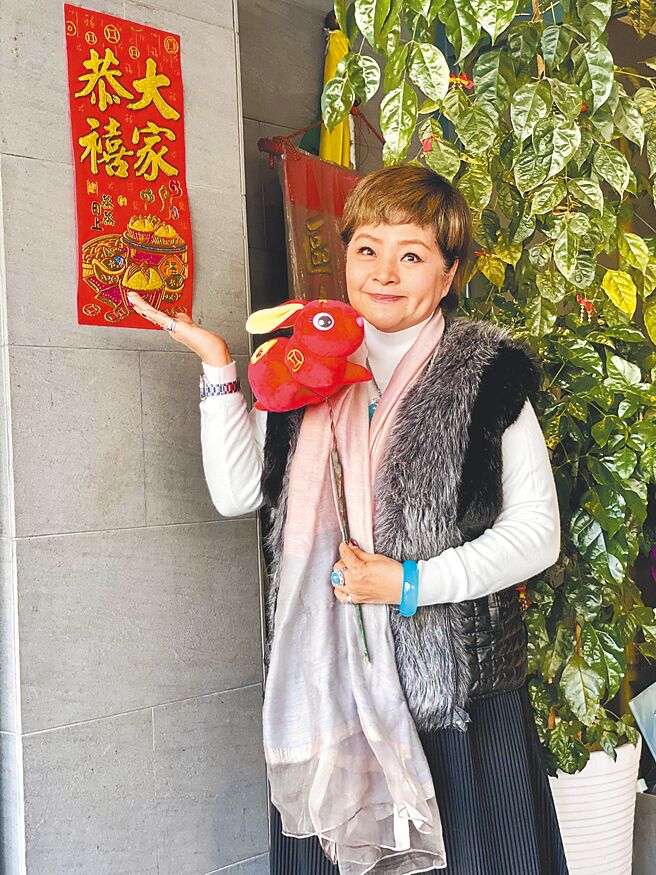 资深艺人易淑宽一生经歷许多大风大浪、波折不断。（林淑娟摄）