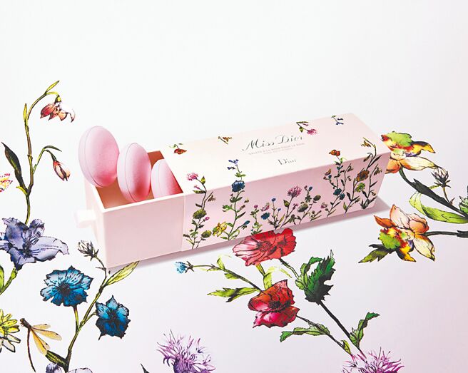Miss Dior花漾迪奥马卡龙香浴球，售价2700元／10入。（Dior提供）