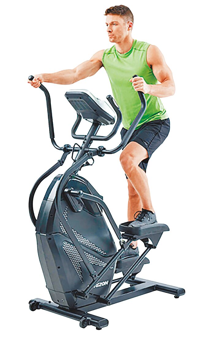 大叶高岛屋的HORIZON peak极峰登山训练机HT5.0，5万8800元。（大叶高岛屋提供）