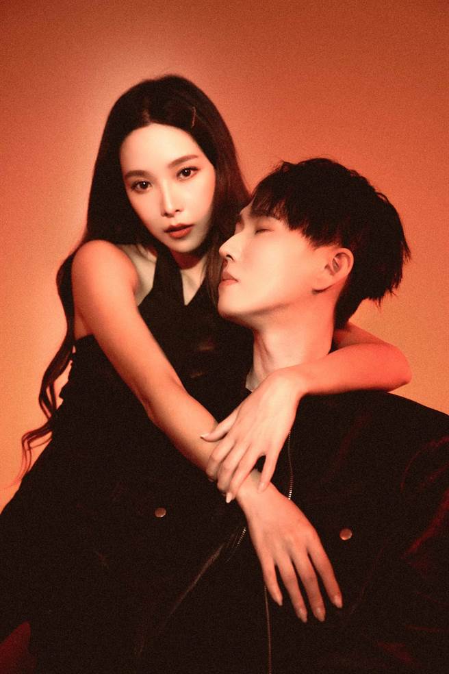 一隻魚邀Rina謝艾娜合唱並擔任新歌MV女主角。（隻魚工作室提供）