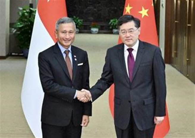 秦剛會見新加坡外長維文加快全面恢復直航航班。（大陸外交部）