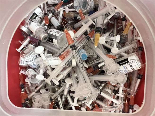 婴幼儿要打的疫苗相当多，光是出生至1岁6个月，总共超过20针。（施胜桓提供／冯惠宜台中传真）