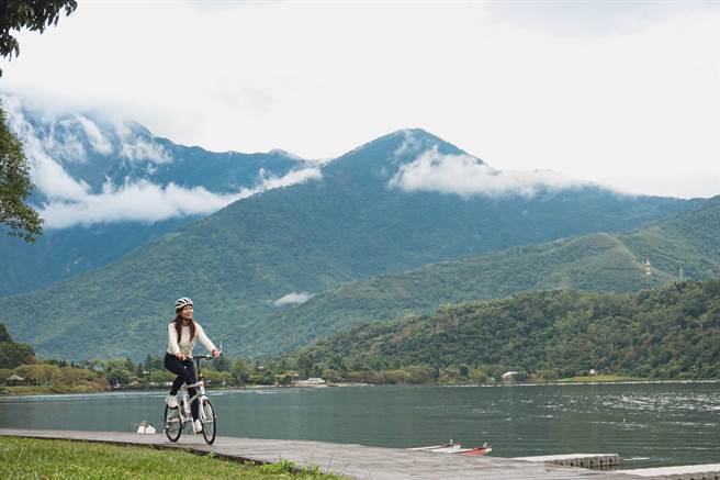 雄狮旅游「两铁旅游列车」4月重新启动，以「小镇漫游」为核心。（雄狮提供）