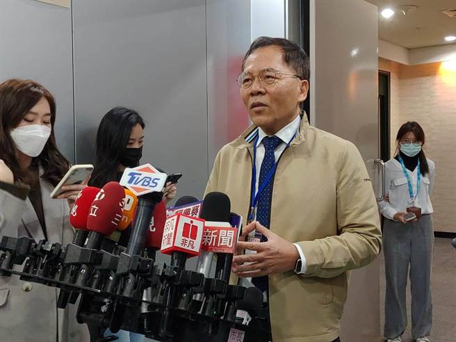 台北市政府发言人现由副秘书长王秋冬代理，今上午北市府市政会议后，王秋冬出面受访。（陈薏云摄）