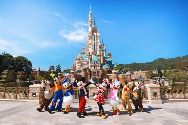 （可乐旅游祭出春节后首波香港系列优惠，游客可以赴香港迪士尼乐园度假。图／香港迪士尼乐园提供）