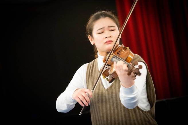波蘭維尼奧夫斯基國際小提琴大賽第16屆大賽冠軍、日本小提琴家前田妃奈。（袁庭堯攝）