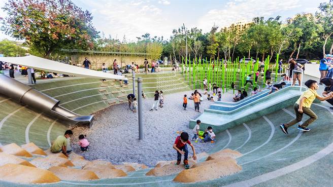 县府在竹北市兴建兴隆公园等16座特色公园，列第2波过户给竹北市公所做「管维合一」。（罗浚滨摄）