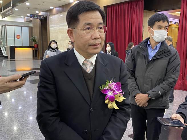 教育部长潘文忠今天表示，会在论文写作及入学考试上，规范学生使用ChatGPT。（林志成摄）