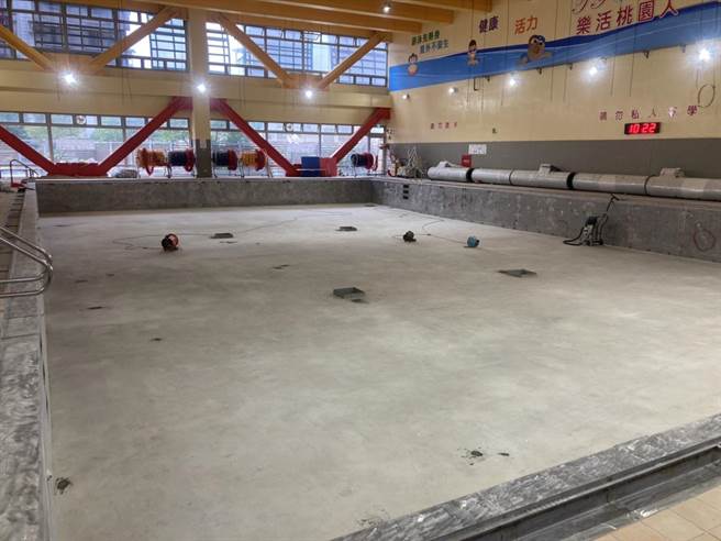 桃园国民运动中心泳池修缮工程进度约6成，预计，预计3月底竣工验收，顺利的话可望在5月重新开幕。（桃园市政府体育局提供／陈梦茹桃园传真）
