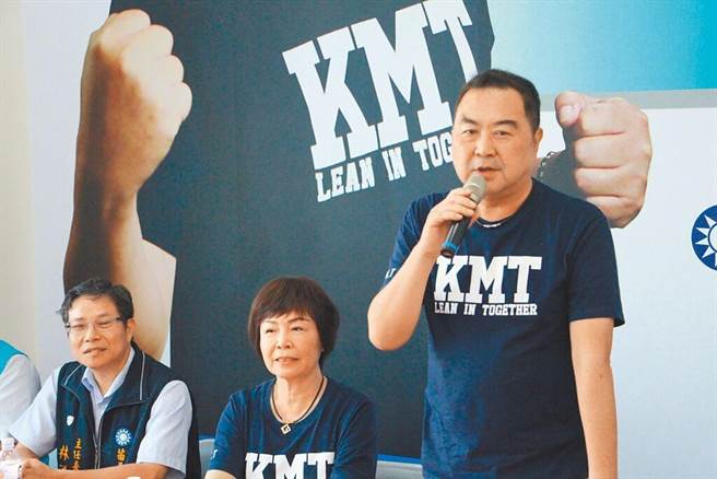 苗栗县第2选区立法委员徐志荣（右）证实不会再竞选下一届立委。（本报资料照片）