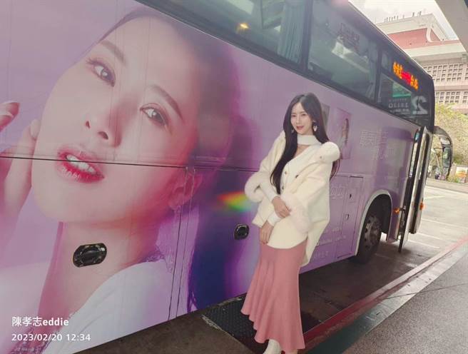 甄馨发片以国光号宣传。(陈孝志提供)