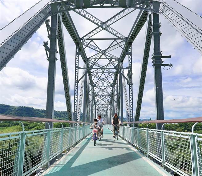 228连假长达4天，台中市观光旅游局力邀民眾来山城骑车、泡汤轻旅行。（台中市观光旅游局提供／陈淑娥台中传真）