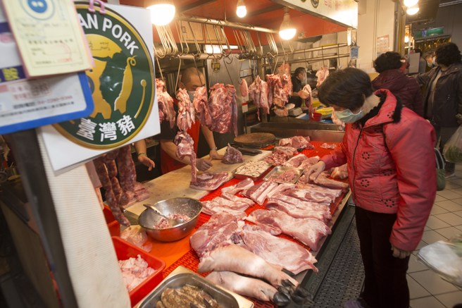 一名曾在猪肉摊工作过的网友表示，买猪肉时尽量避开一部位。（示意图／中时资料照）