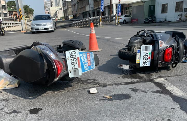 不少网友分享车牌相似的有趣经验。（翻摄自脸书「路上观察学院」）