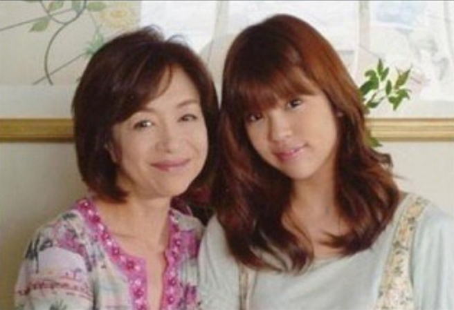 坂口杏里先前以清纯形象出道，没想到妈妈逝世后变了样。（图／摘自坂口杏里IG）