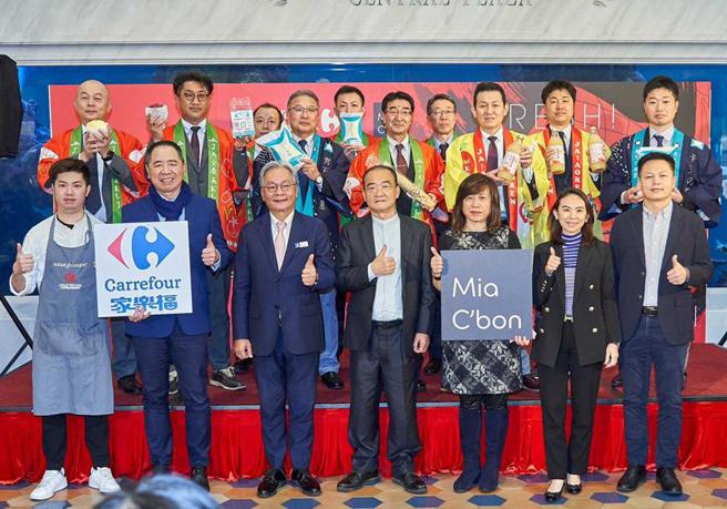 （家乐福、Mia C'bon独家开卖日本青森农产。图／家乐福提供）